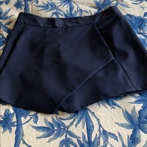 J McLaughlin Navy Skort